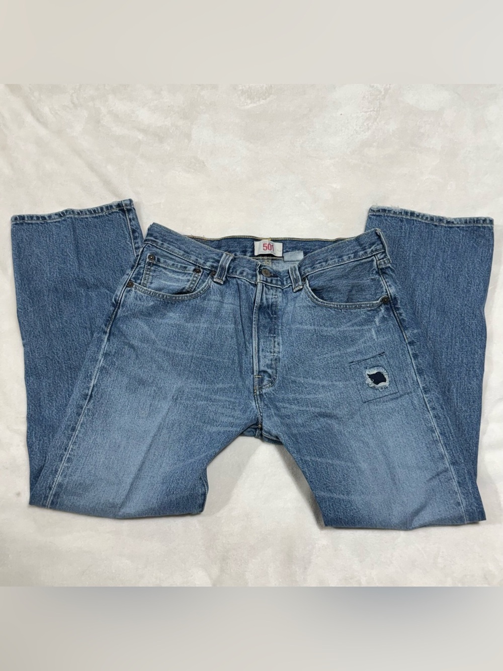 Levi's Straight Fit Men's Jeans in Medium Blue Denim